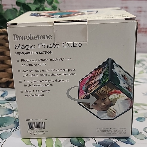 Brookstone Magic Photo Cube - Picture 2 of 4